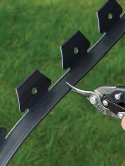 EasyFlex™ No Dig Edging, 50' -OW Garden Decor Shop 8592452 002V 3 4