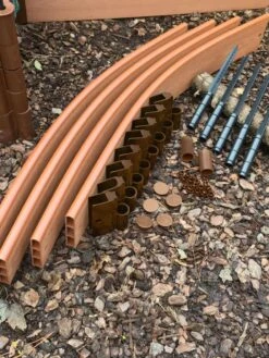 Curved Composite Landscape Edging Kit With 1" Boards -OW Garden Decor Shop 8599404 05V tif