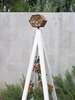 Bee Bungalow + Akoris Garden Tuteur Sr. -OW Garden Decor Shop 8600532 03V tif