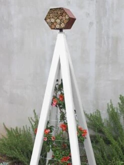 Bee Bungalow + Akoris Garden Tuteur Jr. -OW Garden Decor Shop 8600532 03v bee bungalow akoris garden tuteur cloud white