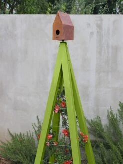 Bird Bungalow + Akoris Garden Tuteur Jr. -OW Garden Decor Shop 8600538 05v bird bungallow akoris garden tuteur leaf green